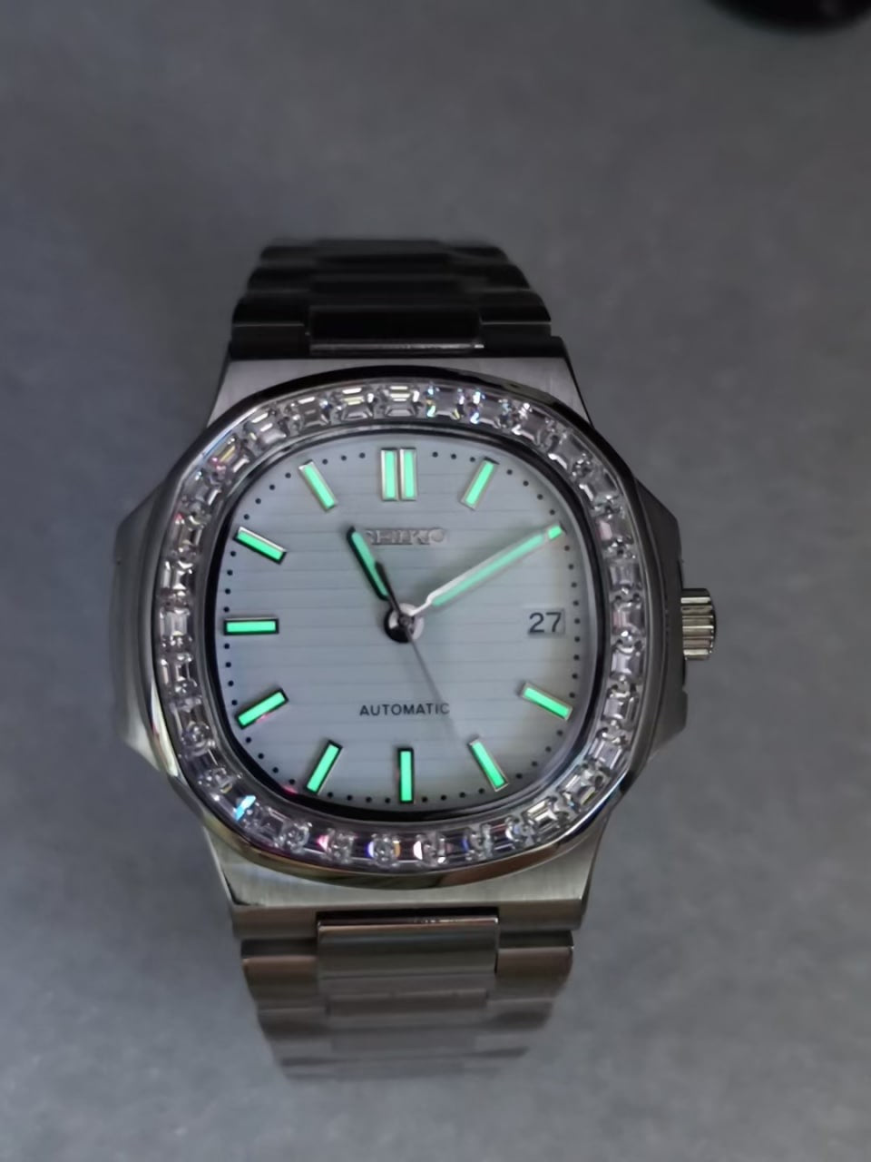 Nautilus Steel White Mod (Diamond Bezel)