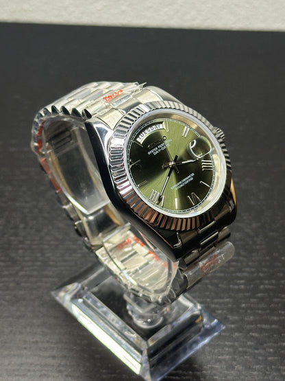 DayDate Olive Roman Mod