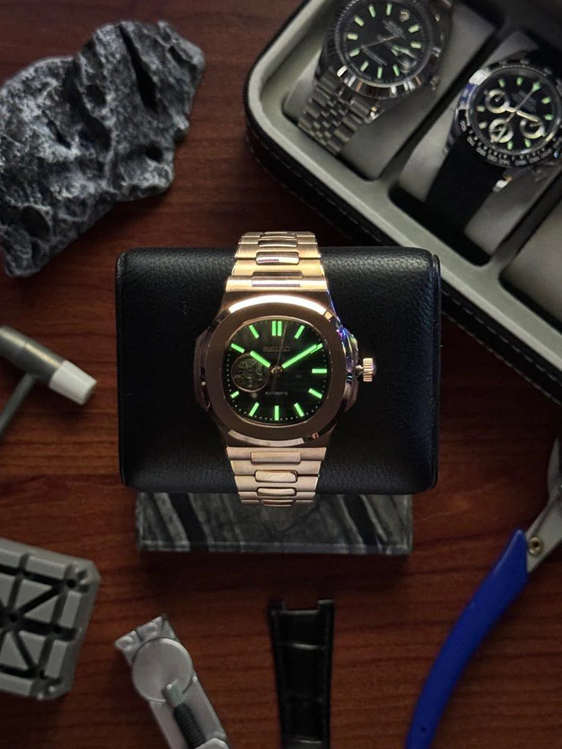 Nautilus Rose Gold Black Mod (Open Heart)